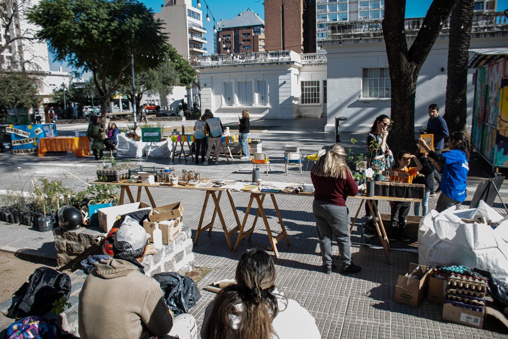 Río Cuarto celebró una nueva edición de ECOCANJE Propuesta sustentable de manera articulada: Con una amplia participación, Río Cuarto celebró una nueva edición de ECOCANJE por el Día Mundial del Reciclaje.
