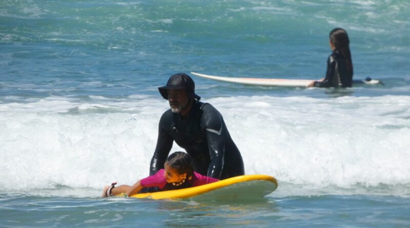 La historia detrás del Capitán David, una leyenda del surf en el sur de Brasil