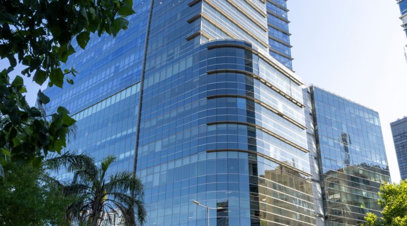 Venden cuatro pisos de una emblemática torre porteña Venden cuatro pisos de una emblemática torre porteña